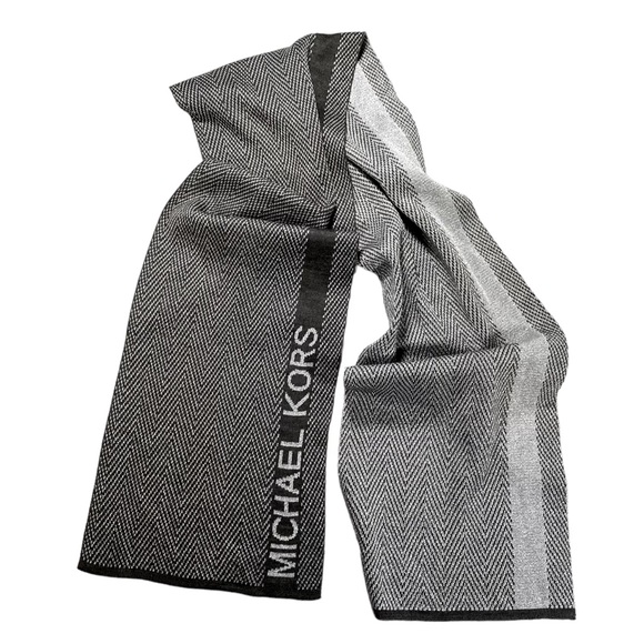 Michael Kors Women’s Chevron Scarf, Reversible Shawl Wrap,  Logo Label Inprint - Picture 3 of 16